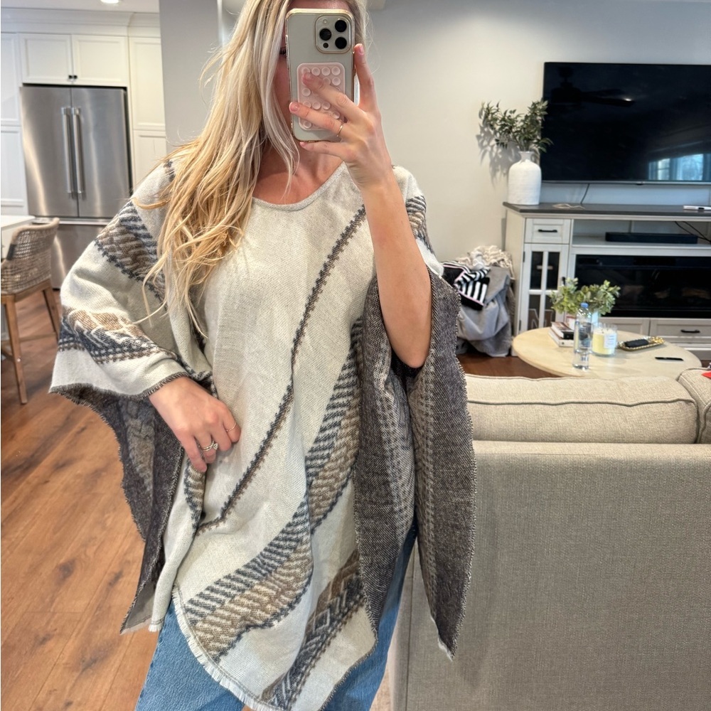 NWT : Gentle Fawn Poncho